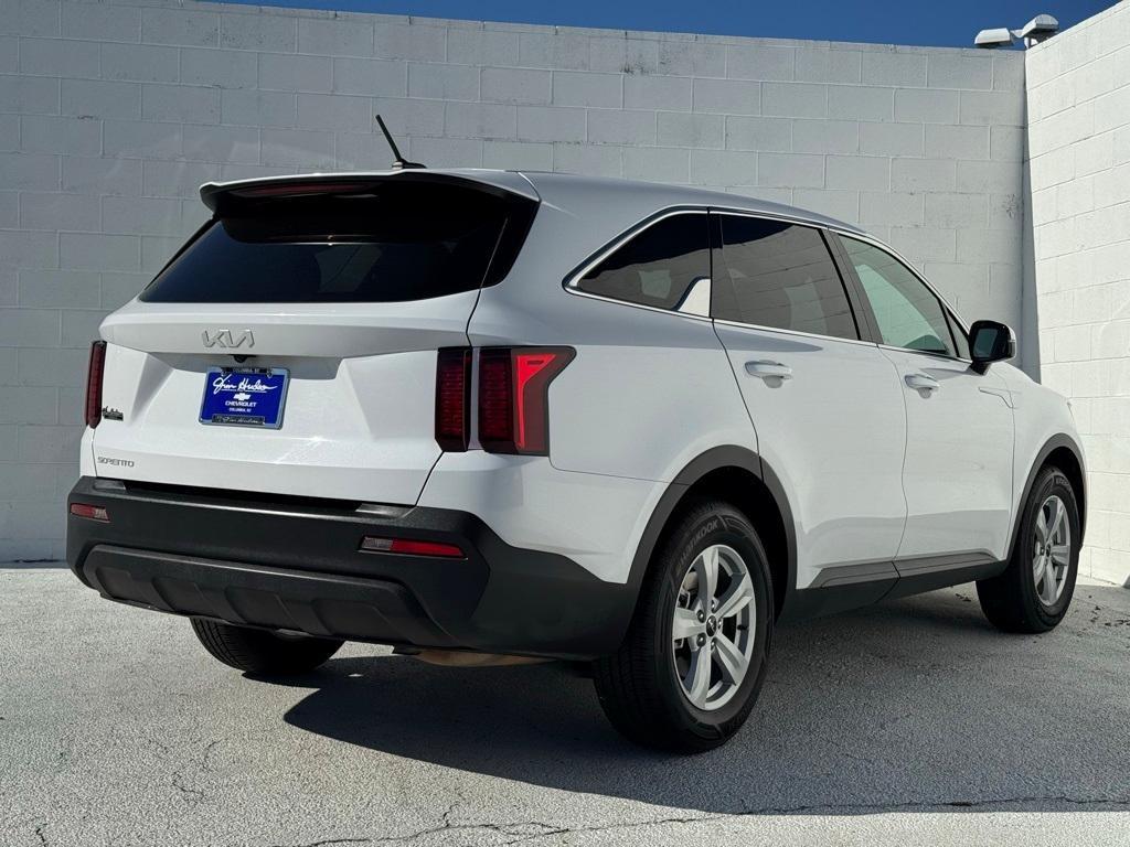 used 2023 Kia Sorento car, priced at $24,354