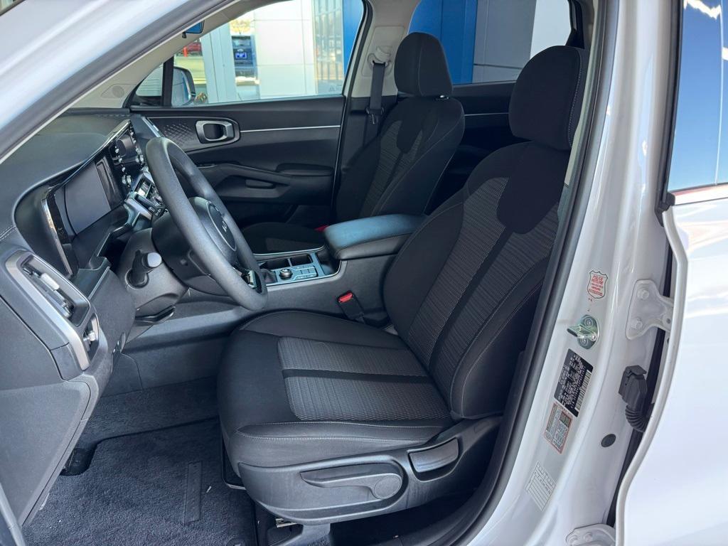 used 2023 Kia Sorento car, priced at $24,354