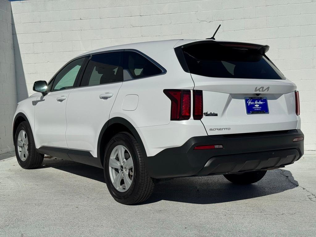 used 2023 Kia Sorento car, priced at $24,354