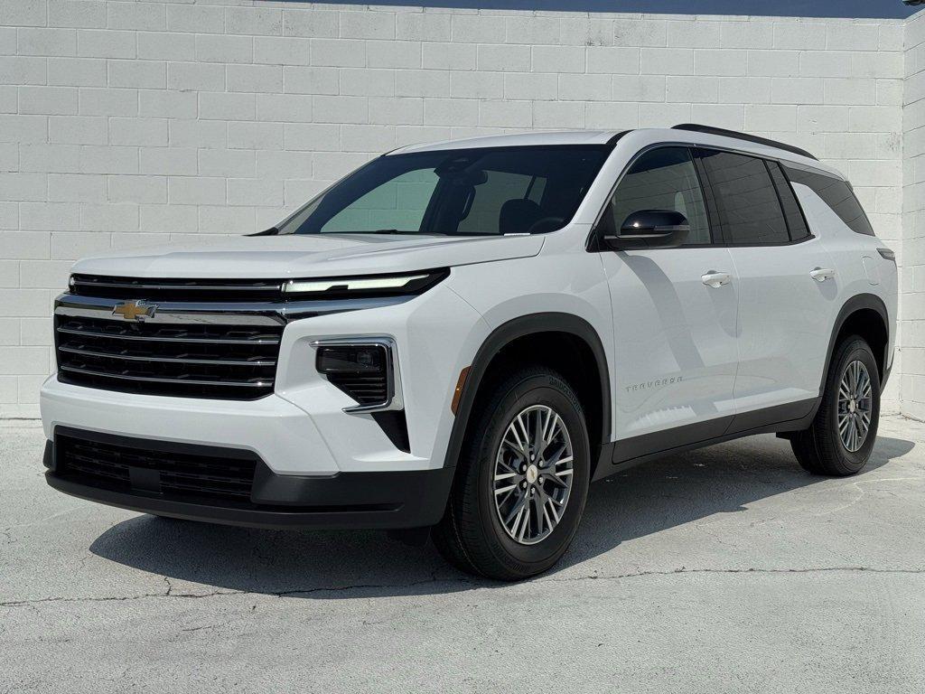 new 2025 Chevrolet Traverse car, priced at $43,560