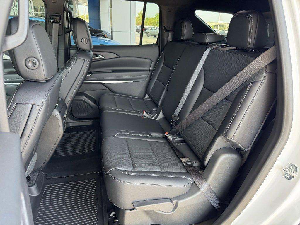 new 2025 Chevrolet Traverse car, priced at $43,560