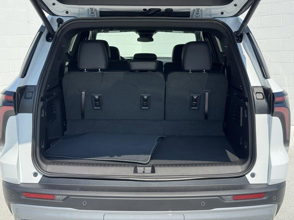 new 2025 Chevrolet Traverse car, priced at $43,560