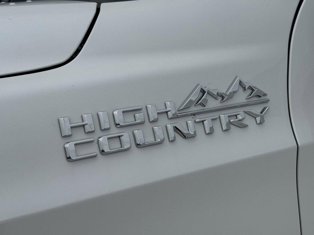 new 2025 Chevrolet Suburban car, priced at $99,550