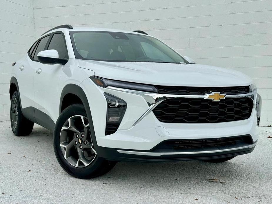 new 2025 Chevrolet Trax car, priced at $24,985