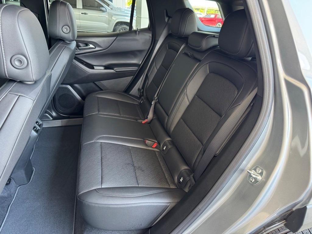 new 2026 Chevrolet Equinox car, priced at $33,340