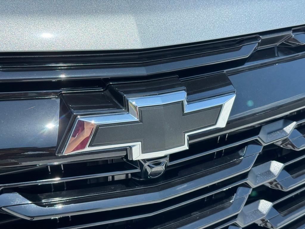 new 2026 Chevrolet Equinox car, priced at $33,340