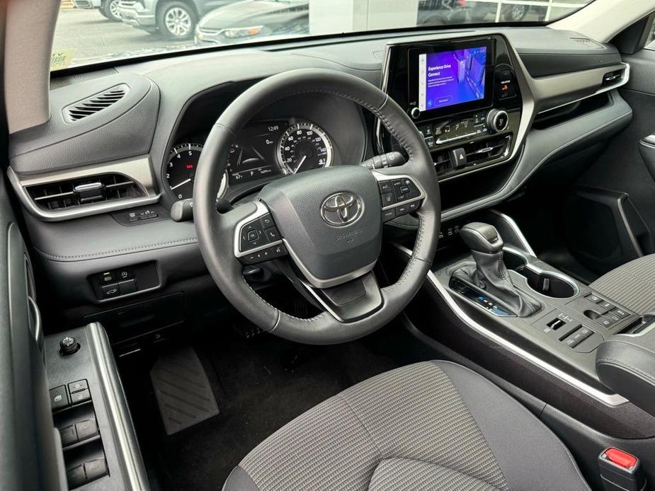 used 2024 Toyota Highlander car, priced at $41,411