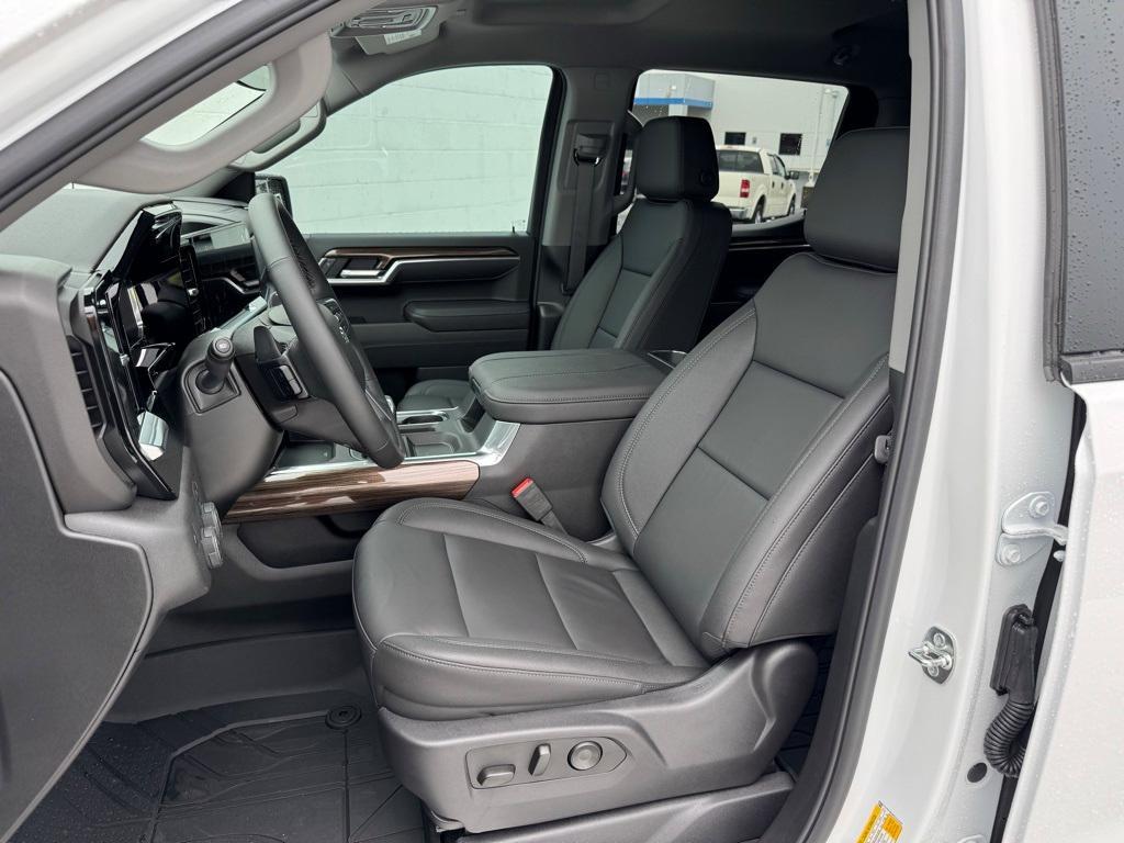 new 2025 Chevrolet Silverado 1500 car, priced at $55,550
