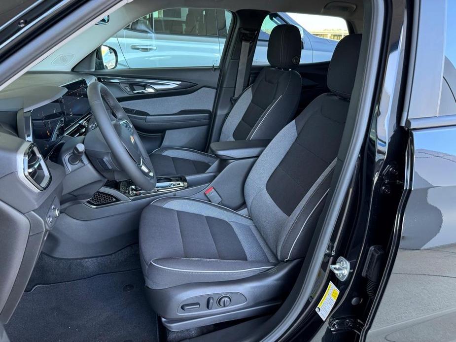 new 2025 Chevrolet TrailBlazer car, priced at $28,475