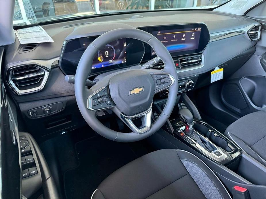 new 2025 Chevrolet TrailBlazer car, priced at $28,475