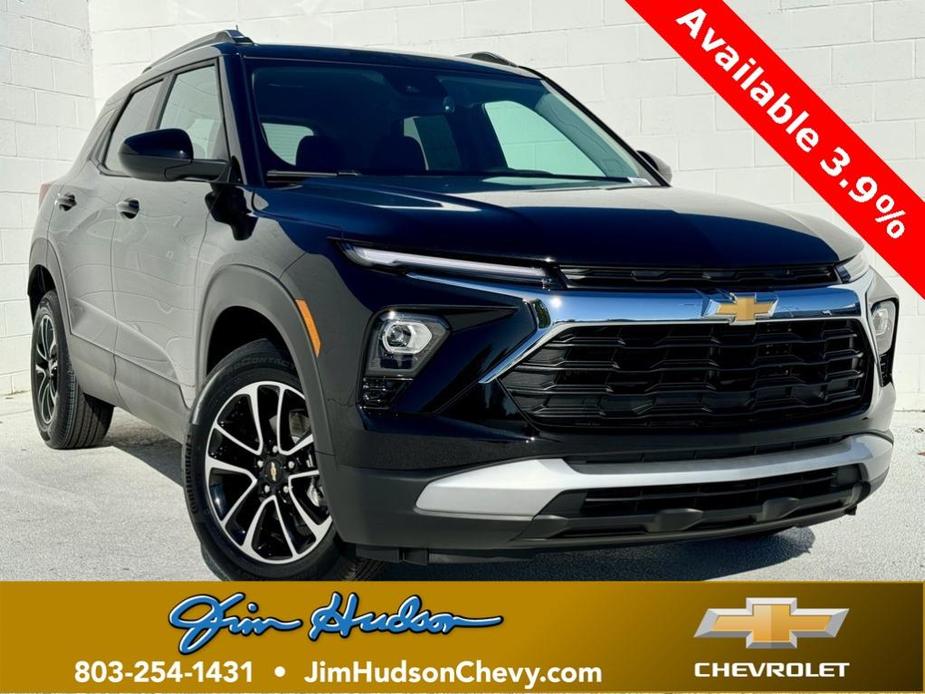 new 2025 Chevrolet TrailBlazer car, priced at $28,475