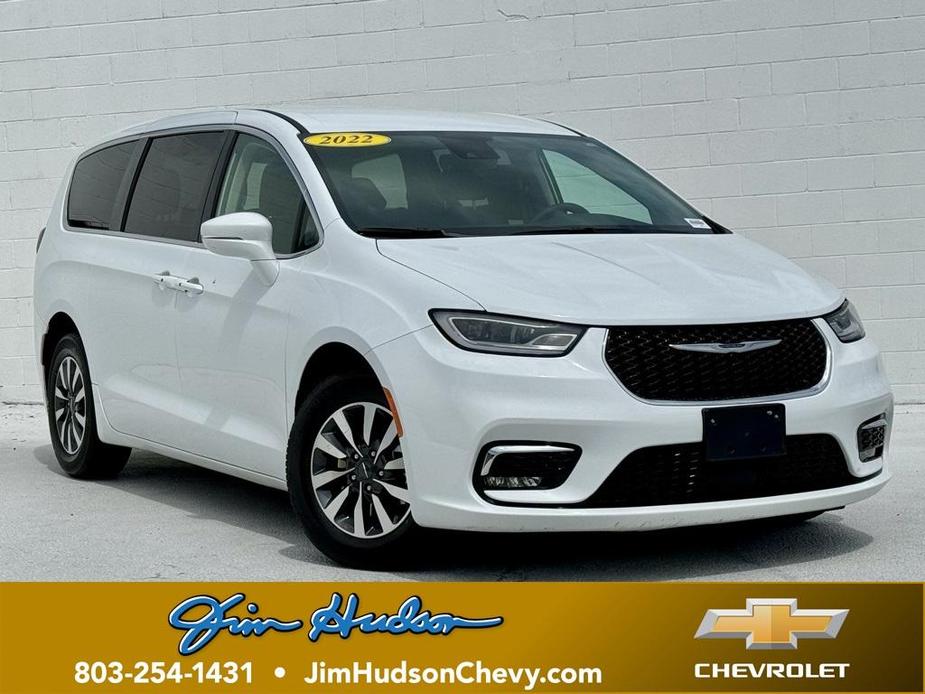 used 2022 Chrysler Pacifica Hybrid car, priced at $24,991