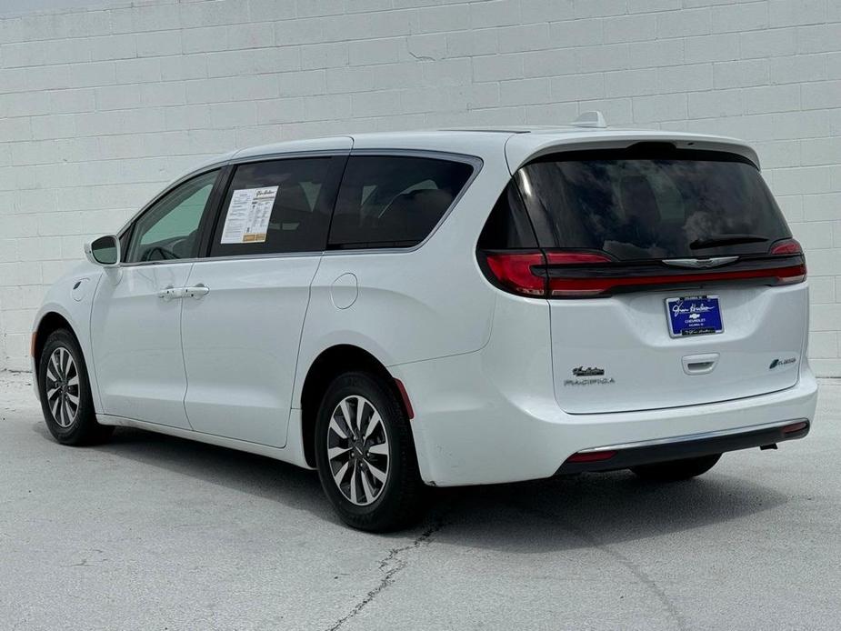 used 2022 Chrysler Pacifica Hybrid car, priced at $24,911