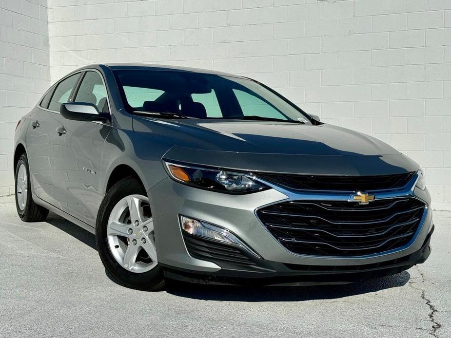 new 2024 Chevrolet Malibu car, priced at $23,445