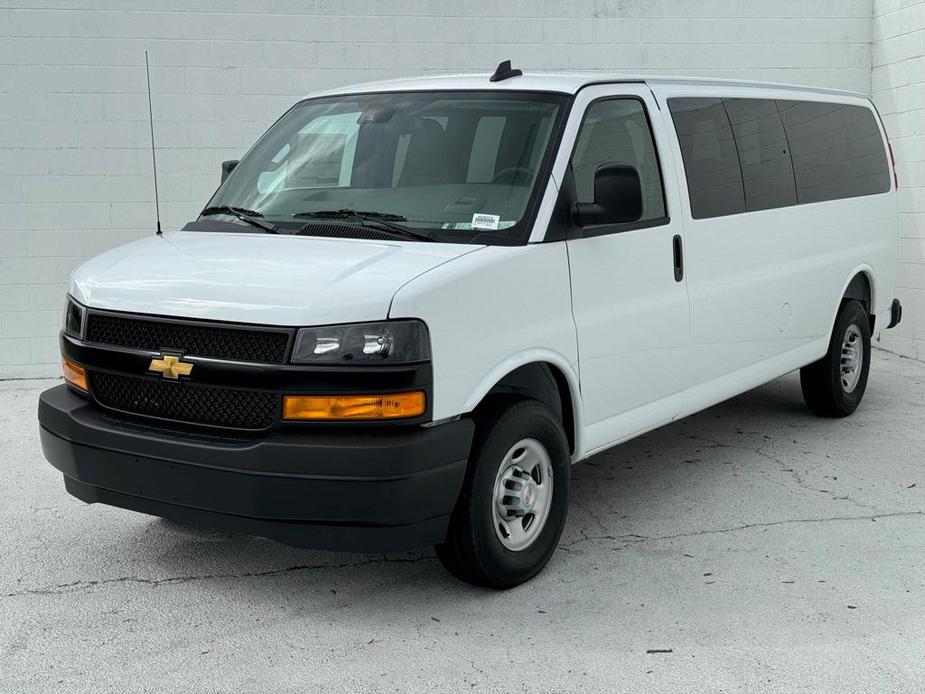 new 2024 Chevrolet Express 3500 car