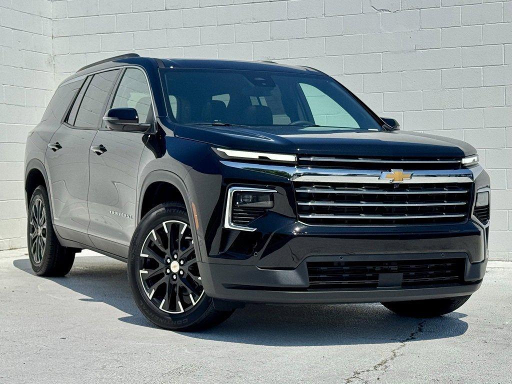 new 2025 Chevrolet Traverse car, priced at $50,495