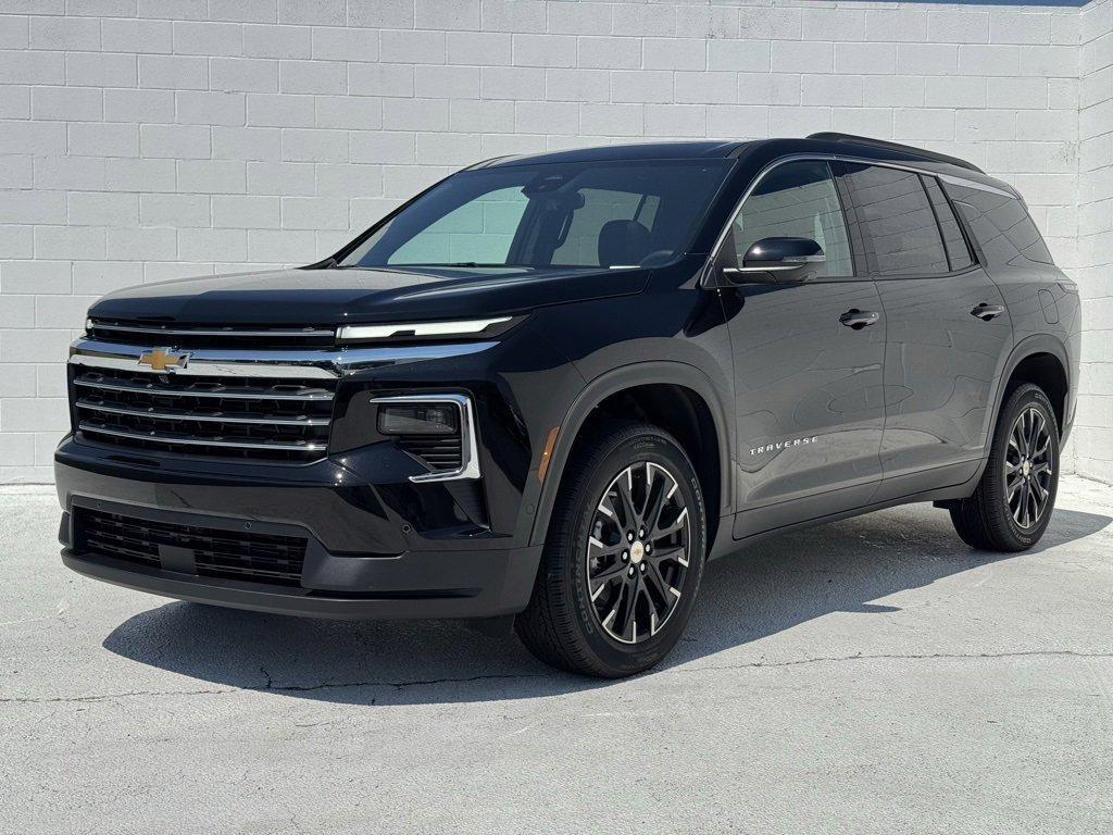 new 2025 Chevrolet Traverse car, priced at $50,495