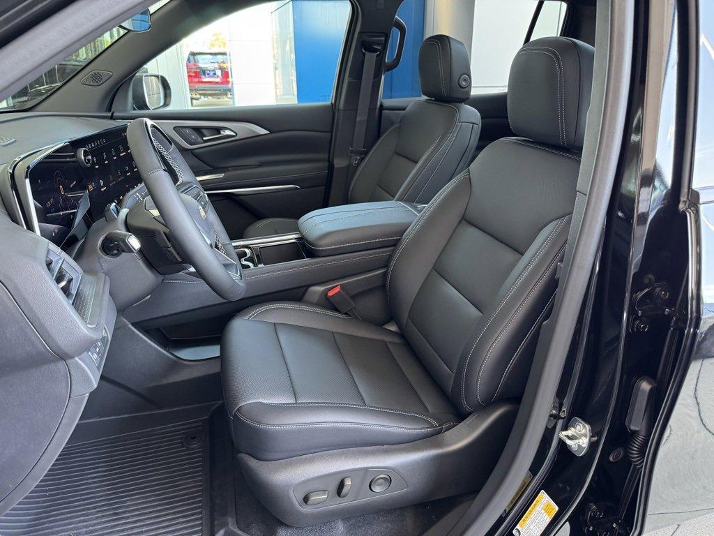 new 2025 Chevrolet Traverse car, priced at $50,495
