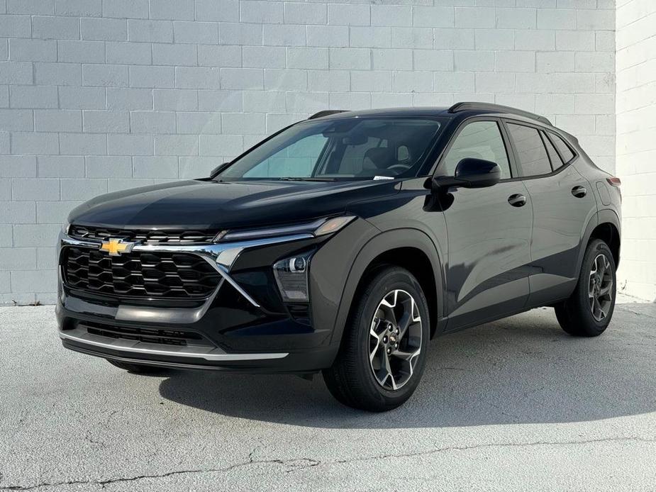 new 2025 Chevrolet Trax car, priced at $24,985