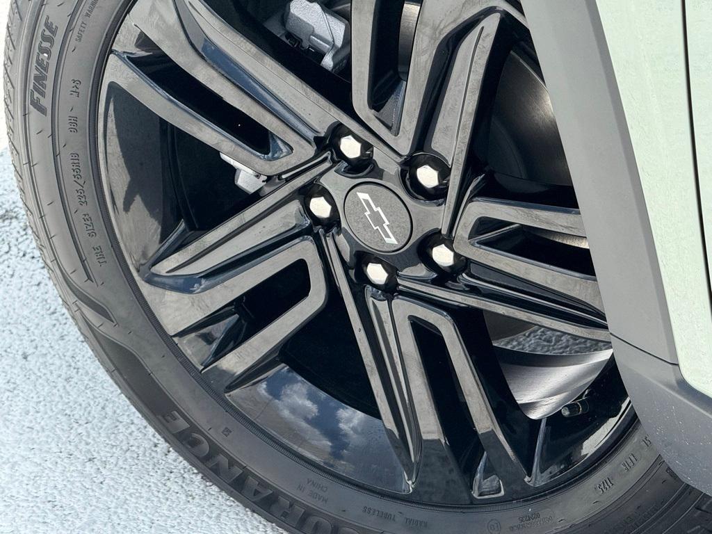 new 2025 Chevrolet Trax car, priced at $26,955
