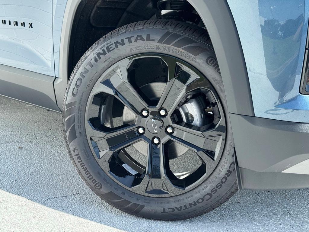 new 2026 Chevrolet Equinox car, priced at $31,290