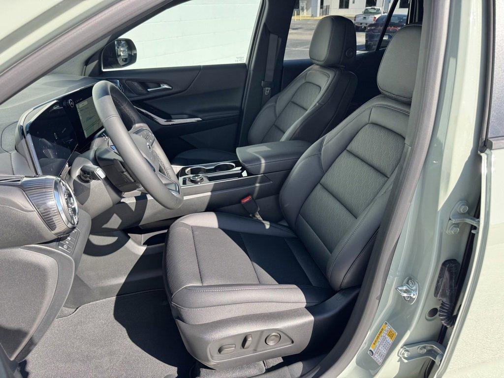new 2026 Chevrolet Equinox car, priced at $31,915