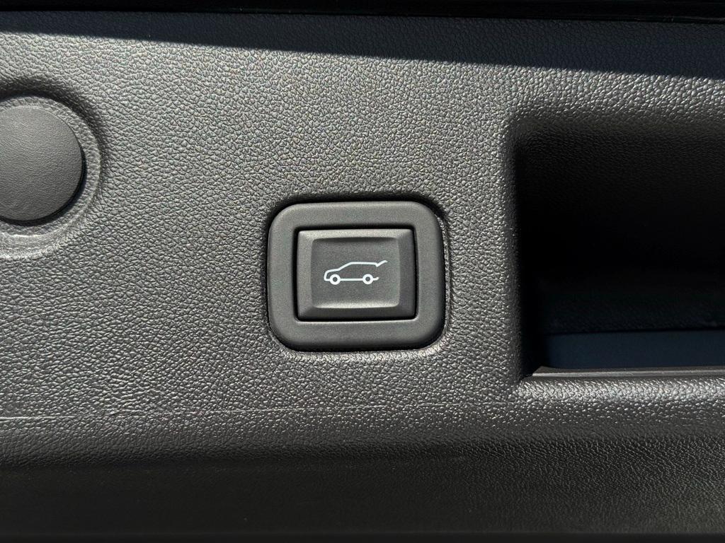 used 2024 Chevrolet Equinox car, priced at $26,869