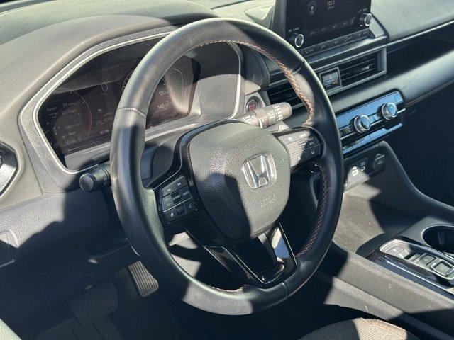 used 2025 Honda Pilot car, priced at $36,857