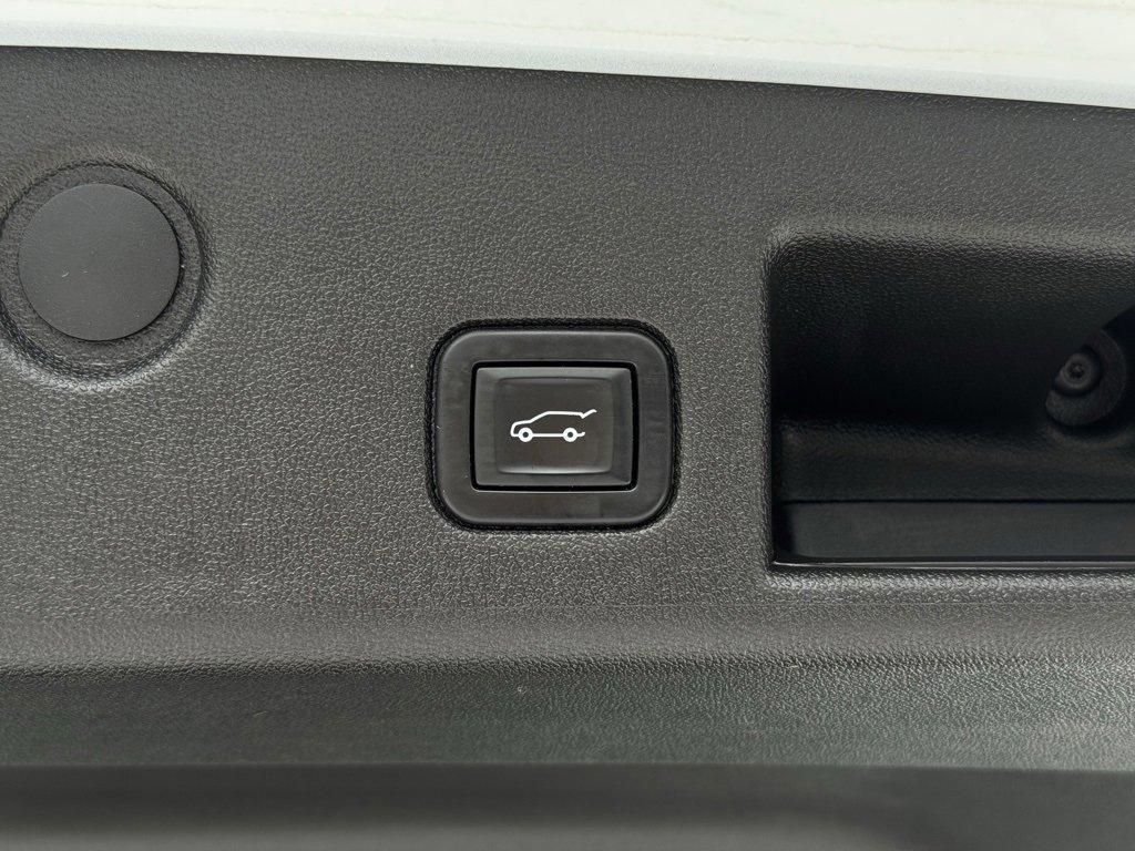 used 2020 Chevrolet Equinox car, priced at $19,992