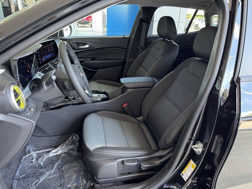 new 2025 Chevrolet Trax car, priced at $23,750