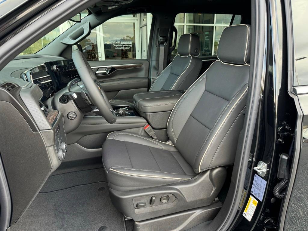 new 2025 Chevrolet Suburban car, priced at $76,095