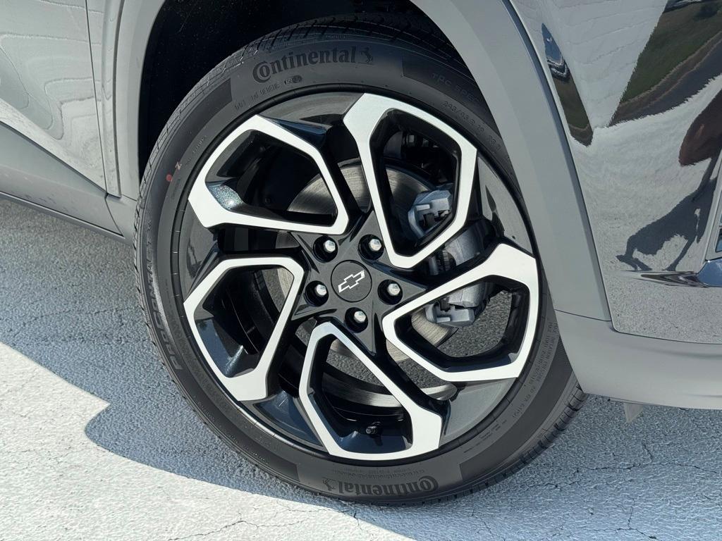 new 2025 Chevrolet Trax car, priced at $27,850