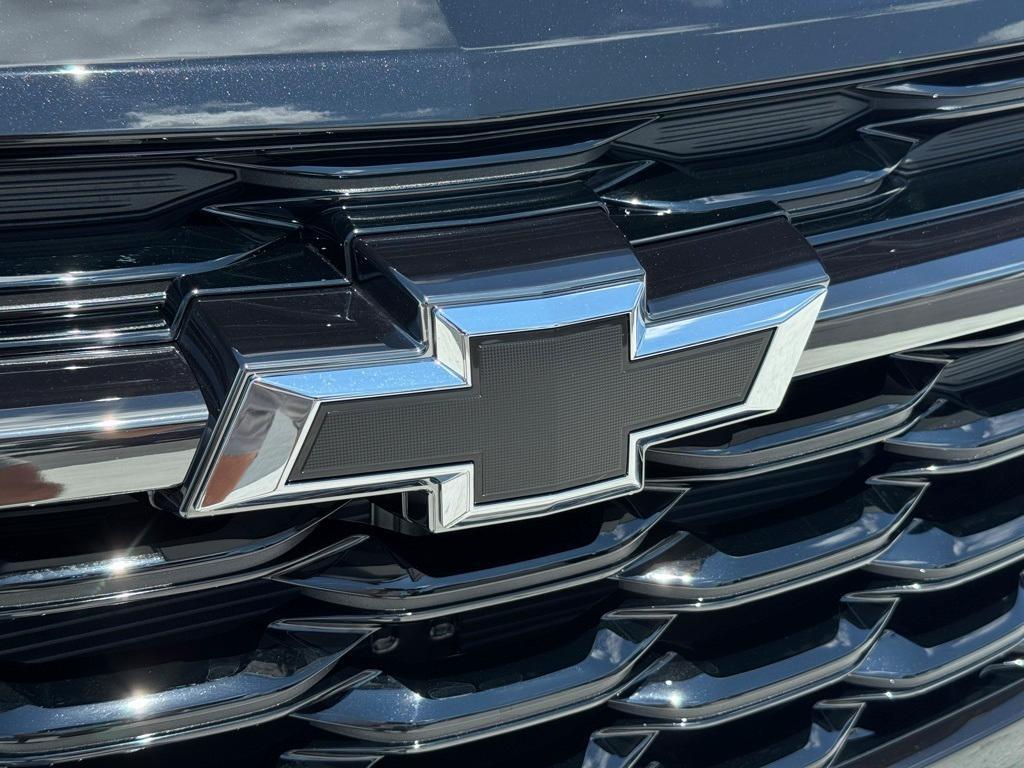 new 2025 Chevrolet Trax car, priced at $27,850