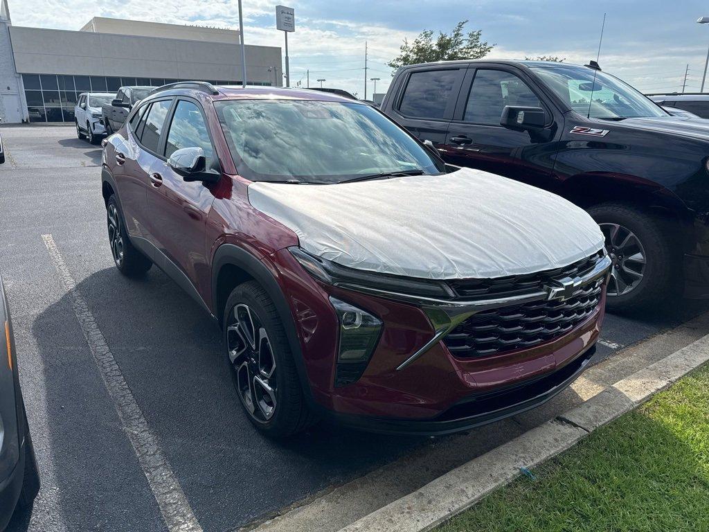 new 2025 Chevrolet Trax car, priced at $27,850