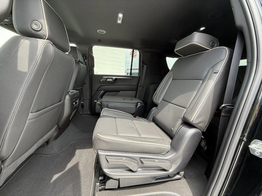 new 2025 Chevrolet Suburban car, priced at $76,595