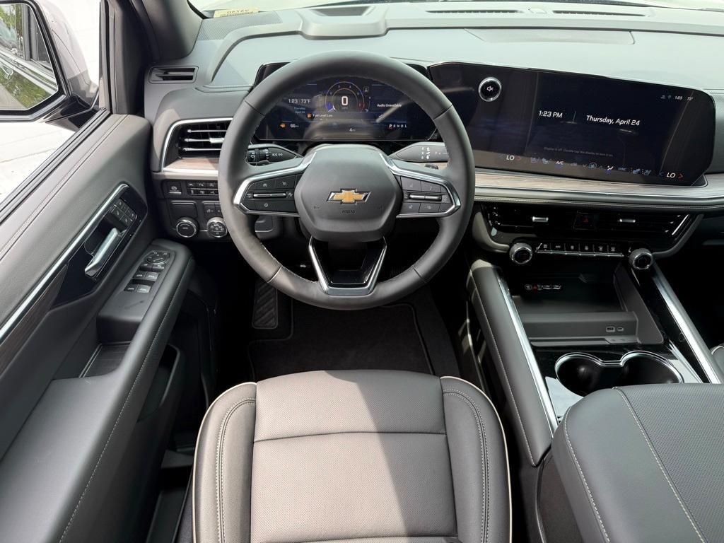 new 2025 Chevrolet Suburban car, priced at $78,595