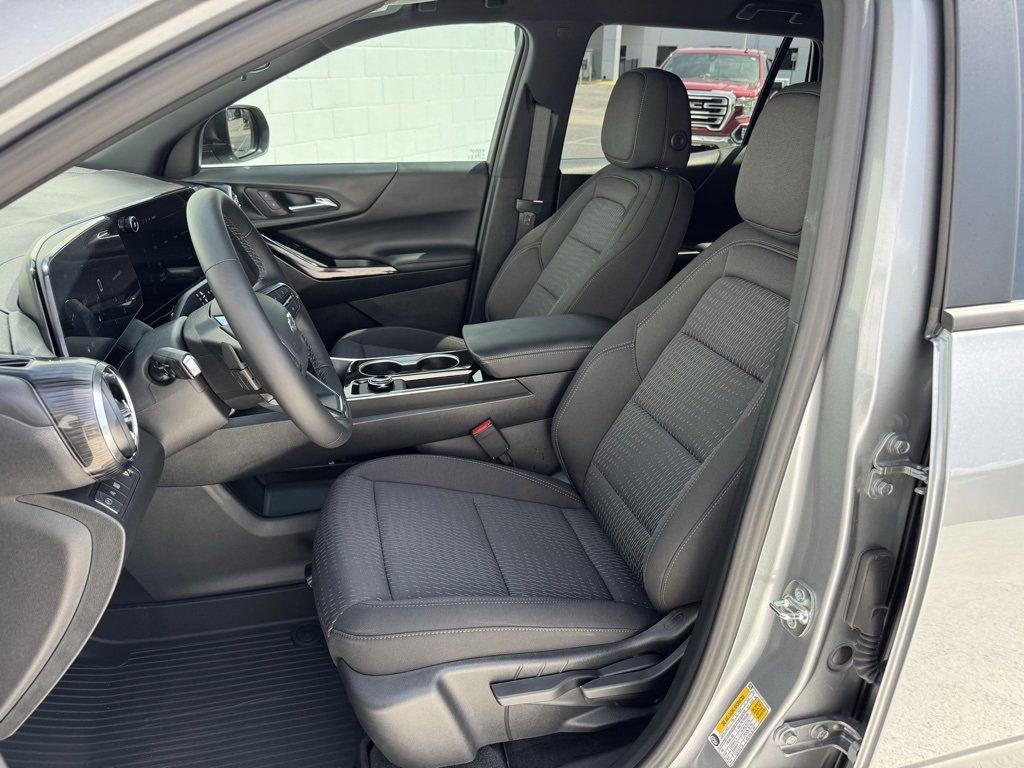 new 2026 Chevrolet Equinox car, priced at $31,290
