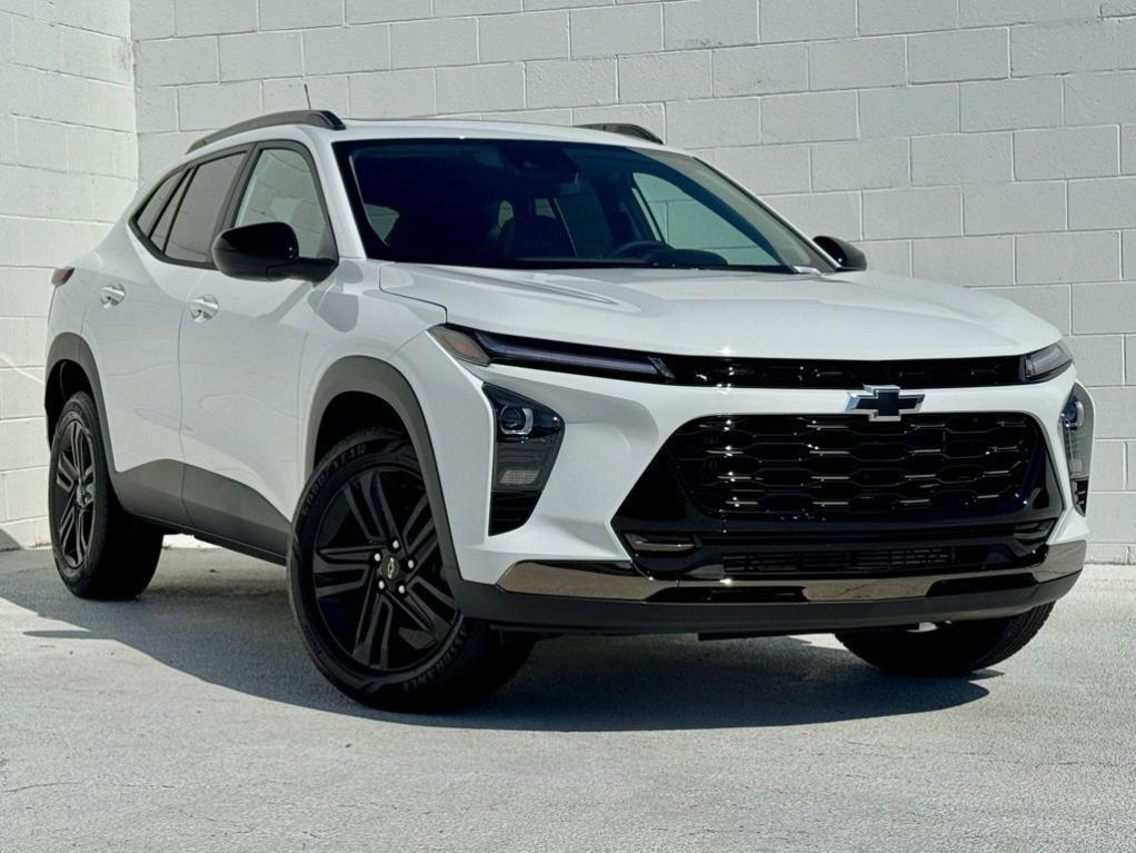 new 2025 Chevrolet Trax car, priced at $27,850