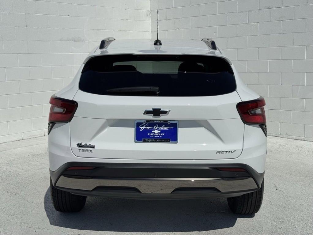 new 2025 Chevrolet Trax car, priced at $27,850
