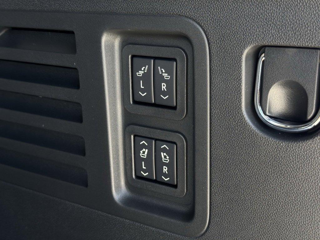 new 2025 Chevrolet Traverse car, priced at $57,345