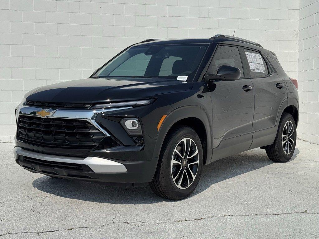 new 2025 Chevrolet TrailBlazer car, priced at $28,575