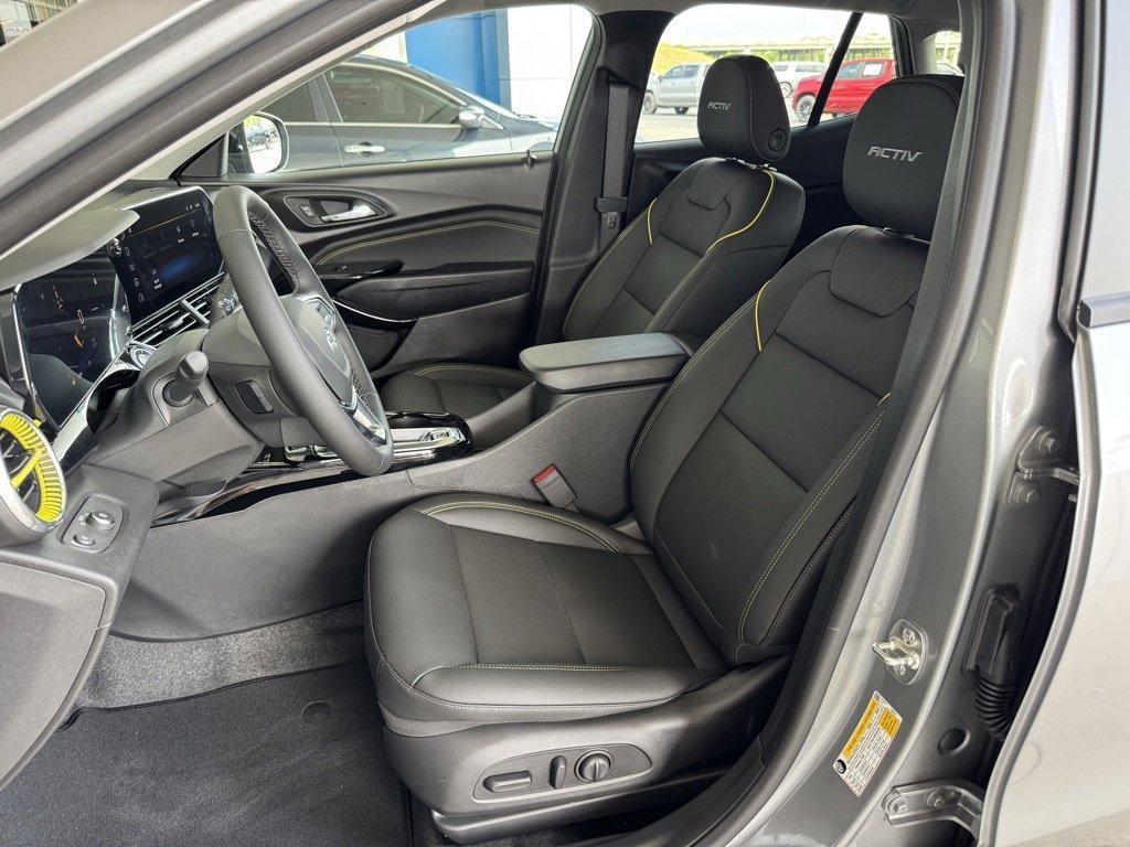 new 2025 Chevrolet Trax car, priced at $27,585