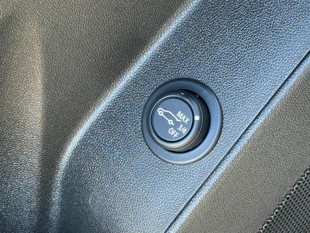 used 2023 Chevrolet Equinox car, priced at $22,869