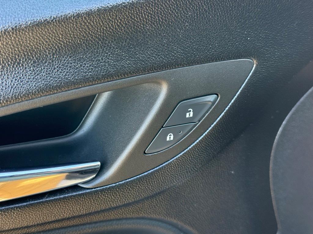 used 2023 Chevrolet Equinox car, priced at $22,869