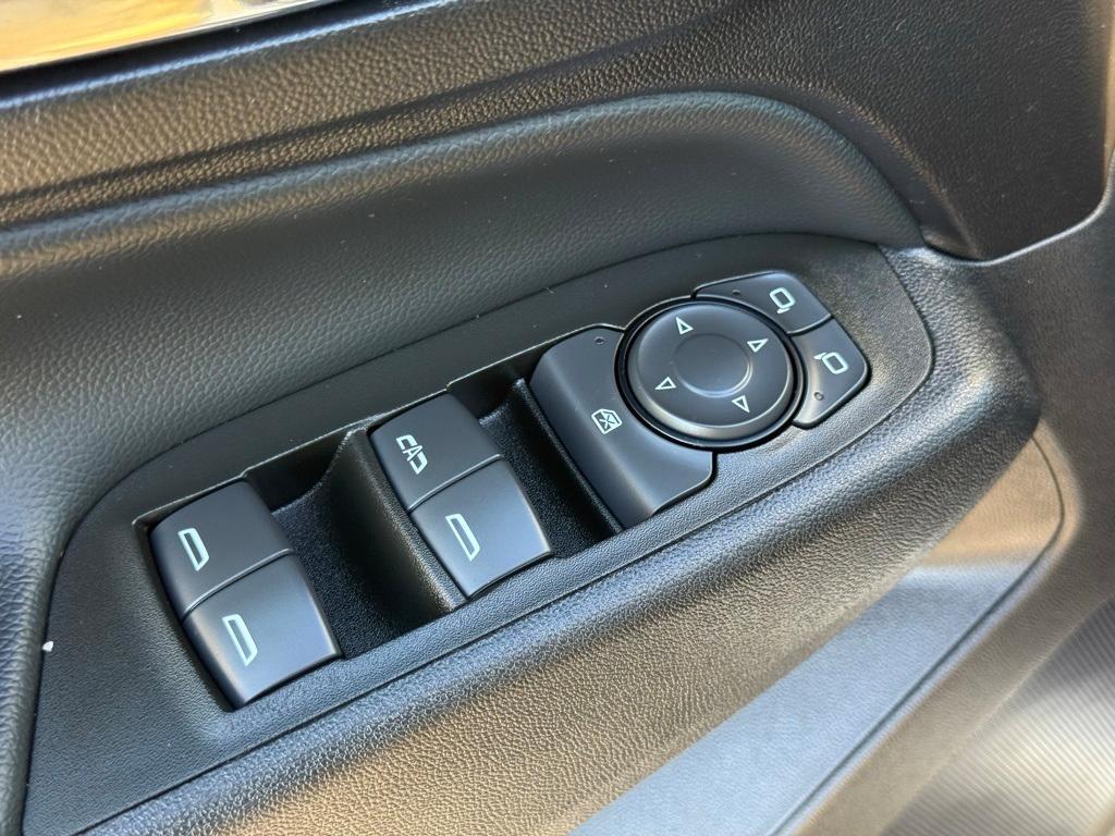 used 2023 Chevrolet Equinox car, priced at $22,869