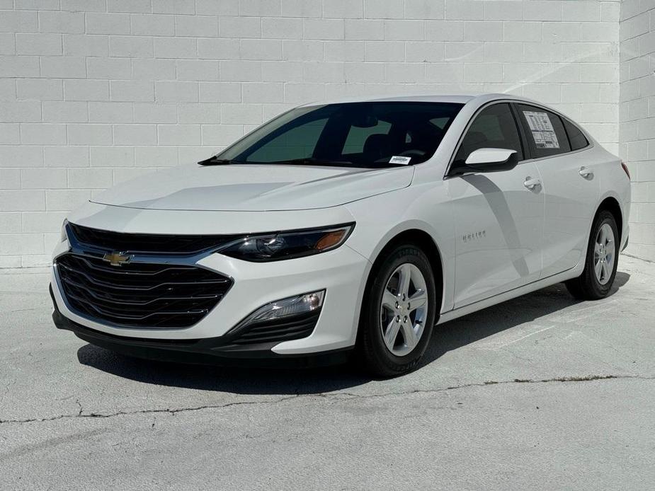 new 2024 Chevrolet Malibu car, priced at $23,695