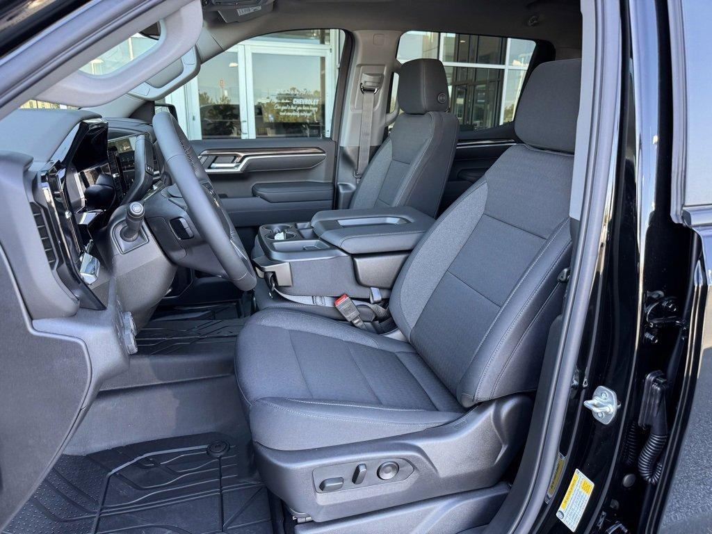 new 2025 Chevrolet Silverado 1500 car, priced at $44,675