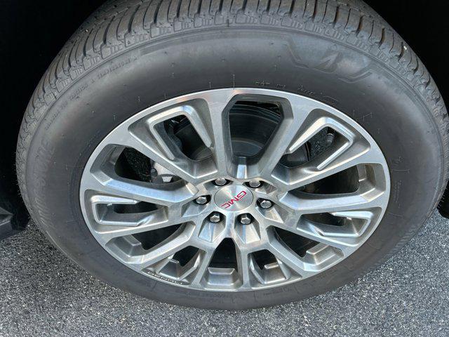 used 2025 GMC Yukon car, priced at $79,988
