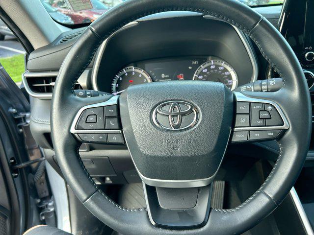used 2023 Toyota Highlander car, priced at $44,988