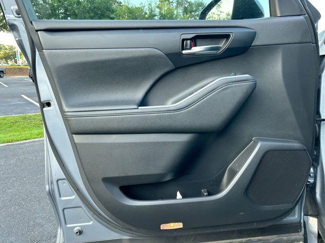 used 2023 Toyota Highlander car, priced at $44,988